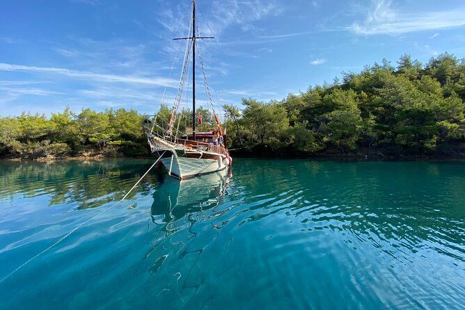 Imagen del tour: Disfrute del lujo de un paseo en barco privado y visite las hermosas bahías de Bodrum