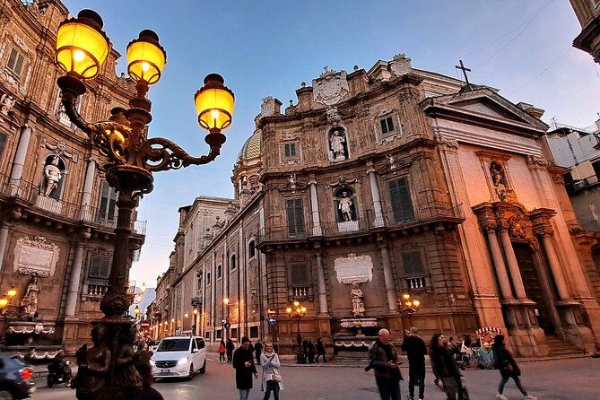 Imagen del tour: Palermo de noche: recorrido por el centro entre arte, monumentos y misterios