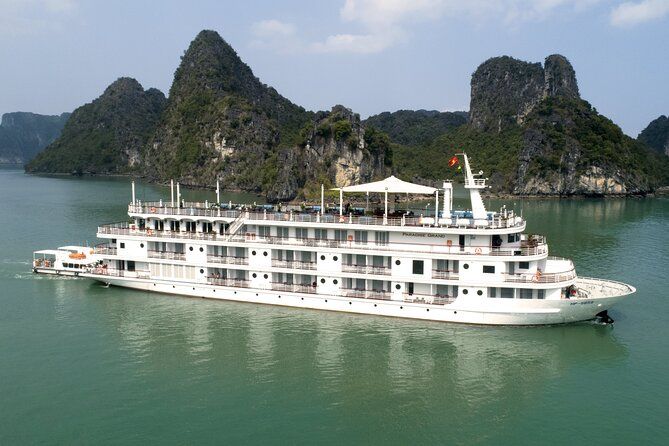 Imagen del tour: Paradise Grand Cruise 2 días 1 noche Excursión a la bahía de Halong