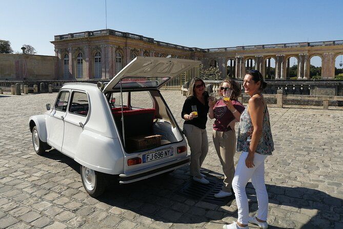 Imagen del tour: Tour privado de 2 horas por Versalles en un coche antiguo (2CV)