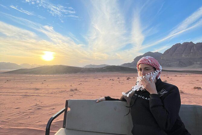 Imagen del tour: Excursión de día completo en 4x4 por el desierto clásico con alojamiento en tienda privada