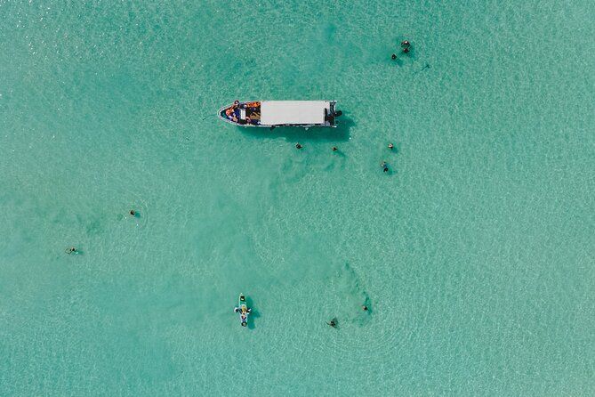 Imagen del tour: Recorrido turístico en barco a la laguna Bacalar con barra libre