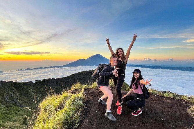 Imagen del tour: Tour abierto para grupos pequeños de trekking al amanecer en el monte Batur