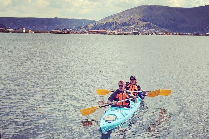 Imagen del tour: Tour guiado de 3 horas en kayak en el lago Titicaca