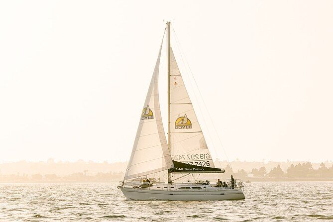 Imagen del tour: Excursión en velero por la tarde para grupos pequeños por San Diego.