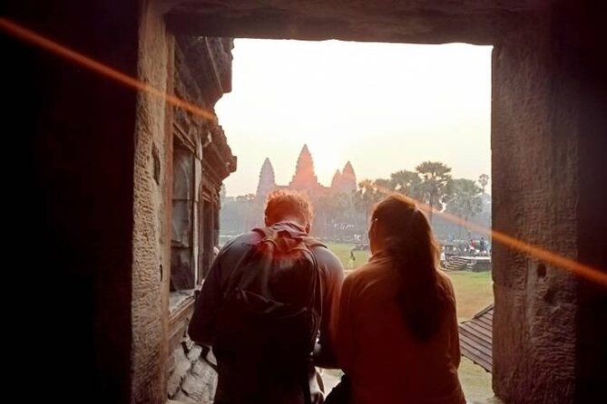 Imagen del tour: Excursión conjunta de medio día al amanecer de Angkor Wat (en minivan de lujo)