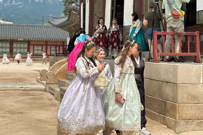 Imagen del tour: Tour de día completo por la ciudad de Seúl: Palacio Gyeongbok, Torre de Seúl, Insadong