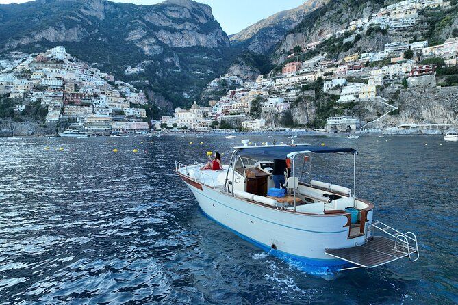 Imagen del tour: Crucero privado al atardecer de 1 hora y media por la costa de Amalfi