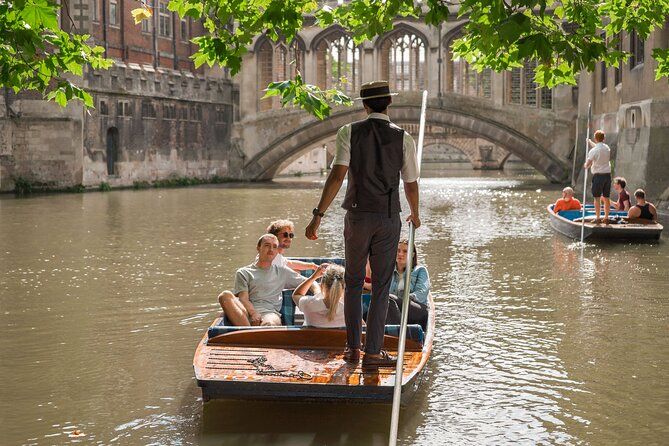 Imagen del tour: Privado | Recorrido a pie y recorrido en barca dirigido por exalumnos de Cambridge Uni