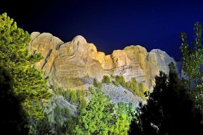Imagen del tour: Iluminación del monte Rush - Túneles de noche - Starz