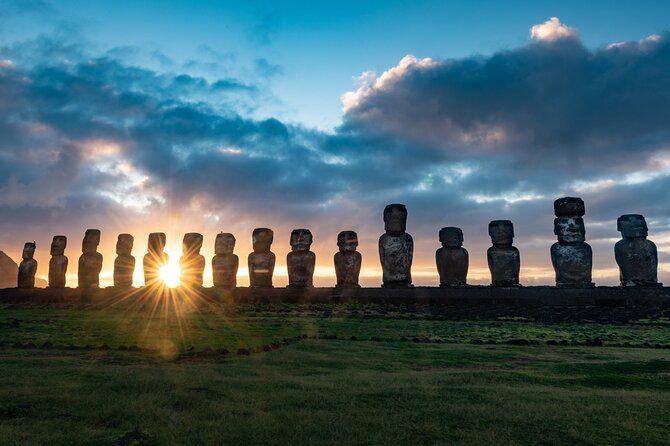 Imagen del tour: Tour Privado Amanecer en Parque 15 Moai Tongariki