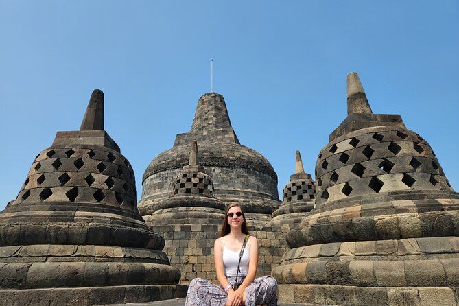 Imagen del tour: Subida a la cima de Borobudur y recorrido por Prambanan