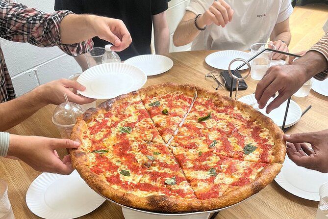 Imagen del tour: Recorrido gastronómico y a pie por Brooklyn, Nueva York, con un neoyorquino de quinta generación