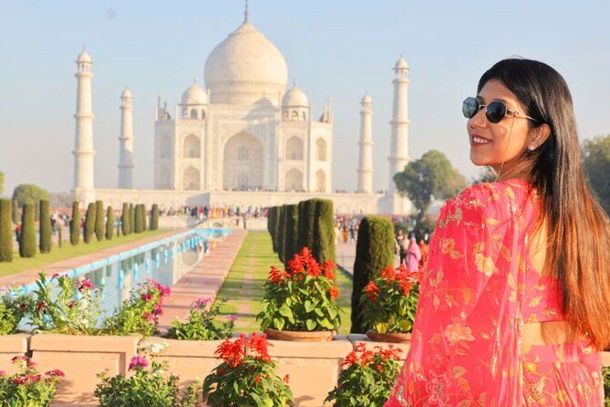 Imagen del tour: Excursión de un día al Taj Mahal desde Delhi en automóvil de lujo (BMW, Audi, Mercedes)