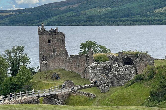 Imagen del tour: Whisky escocés y antiguo castillo de Urquhart y lago Ness desde el puerto