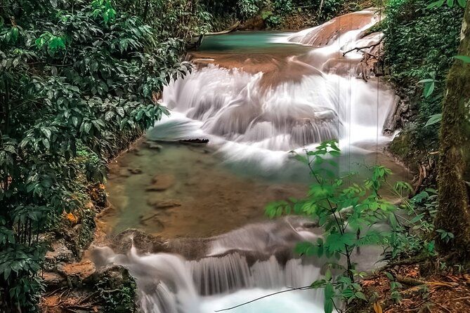 Imagen del tour: Benta River Fall-Blue Hole y Rick's Café de Grand Palladium