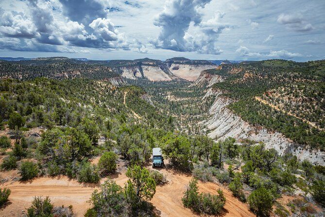 Imagen del tour: Excursión en jeep por el borde este de Zion Este