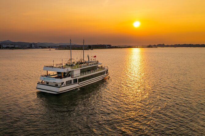 Imagen del tour: Crucero de lujo por la bahía de Ha Long 1 día