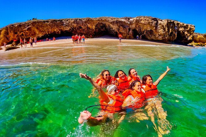 Imagen del tour: Excursión en barco a las Islas Marietas de día completo con todo incluido