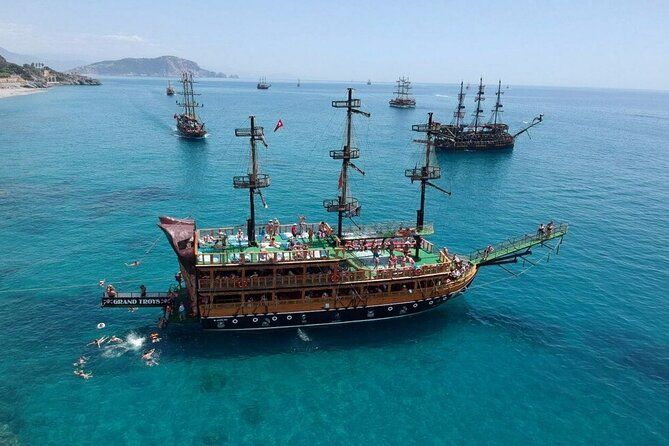Imagen del tour: Paseo en barco pirata con fiesta de la espuma en Alanya