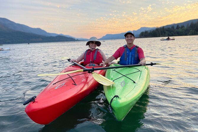 Imagen del tour: Kayak al atardecer en la garganta del río Columbia
