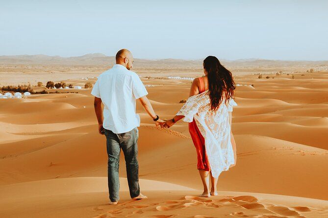 Imagen del tour: 2 días de retiro privado de lujo para parejas en el desierto Camel Trek + Quad