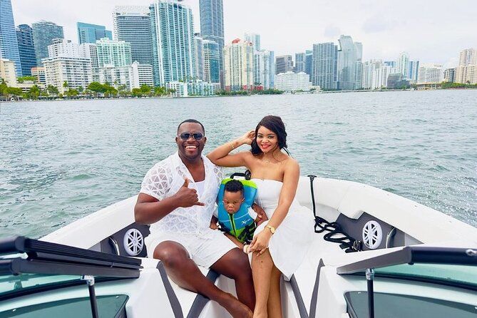 Imagen del tour: Paseo en barco privado en Miami con capitán experimentado y champán