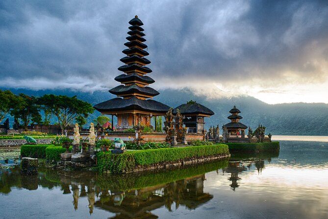 Imagen del tour: Bali: templo del lago Bedugul, cascada gemela, campo de arroz de la UNESCO