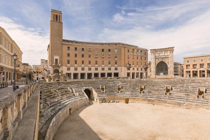 Imagen del tour: Tour compartido por la ciudad de Lecce con los subterráneos del museo