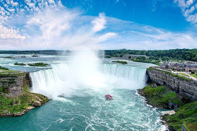 Imagen del tour: Excursión en autobús de lujo a las cataratas del Niágara con almuerzo y crucero Hornblower desde Toronto