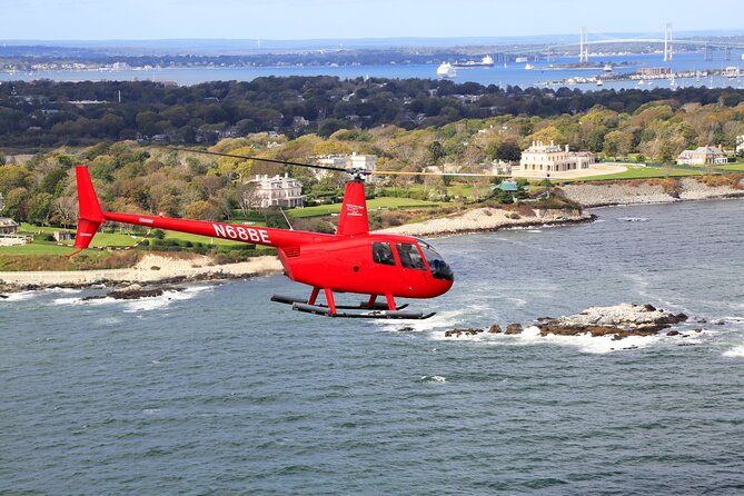 Imagen del tour: Recorrido panorámico por Newport, Rhode Island en helicóptero: recorrido por la mansión para 3 personas