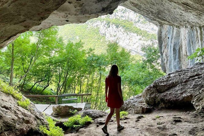 Imagen del tour: Excursión de un día de senderismo a la cueva Pellumbas y al cañón Erzeni