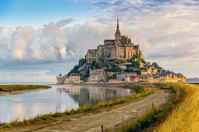 Imagen del tour: Mont-St-Michel: Tour compartido (10 máx) "Entrada a la Abadía incluida"