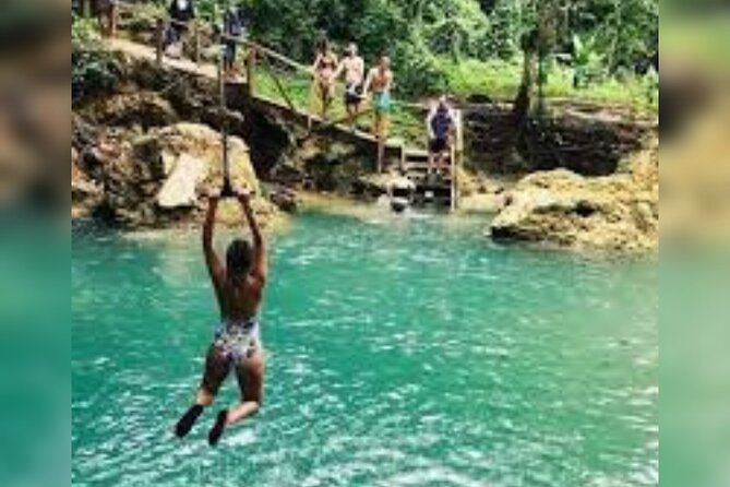 Imagen del tour: Excursión de un día a las cataratas secretas de Blue Hole