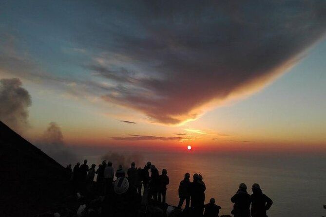 Imagen del tour: Excursión al atardecer en el volcán Stromboli