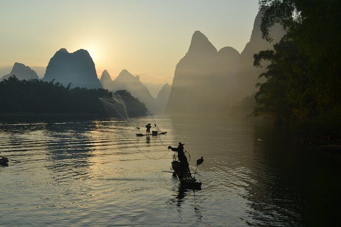 Imagen del tour: Tour de un día a la granja de té de la ciudad de Daxu, a la cueva de la flauta de caña de Guilin, a la colina del elefante