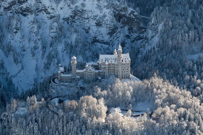 Imagen del tour: Descubre el castillo de Neuschwanstein desde el aire.