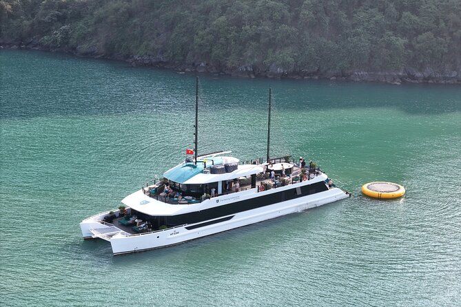 Imagen del tour: El crucero premium en catamarán de Halong: viaje de crucero de día completo