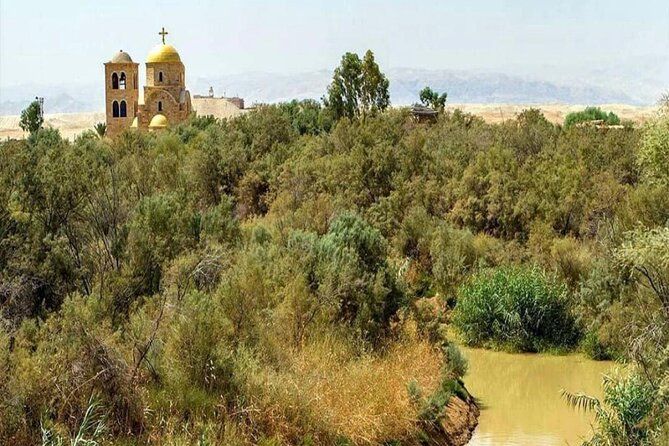 Imagen del tour: Excursión de un día al lugar del bautismo, Monte Nebo y Madaba desde el Mar Muerto