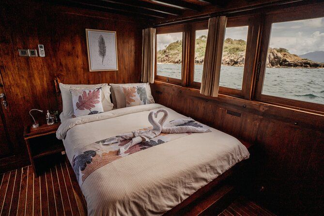 Imagen del tour: Crucero privado de vida a bordo en Komodo de 3 días y 2 noches