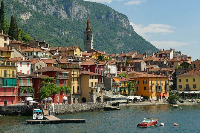 Imagen del tour: Paseo en barco compartido por el lago de Como en Varenna.