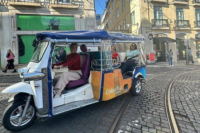 Imagen del tour: Tour privado en tuk tuk por Bairro Alto y Chiado