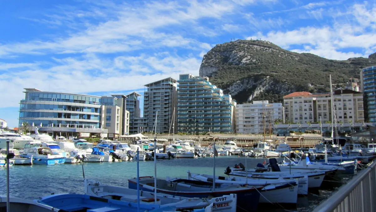 Panorámica del puerto y del paseo de Gibraltar