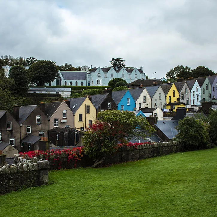 Casitas de colores de Cobh, Irlanda.