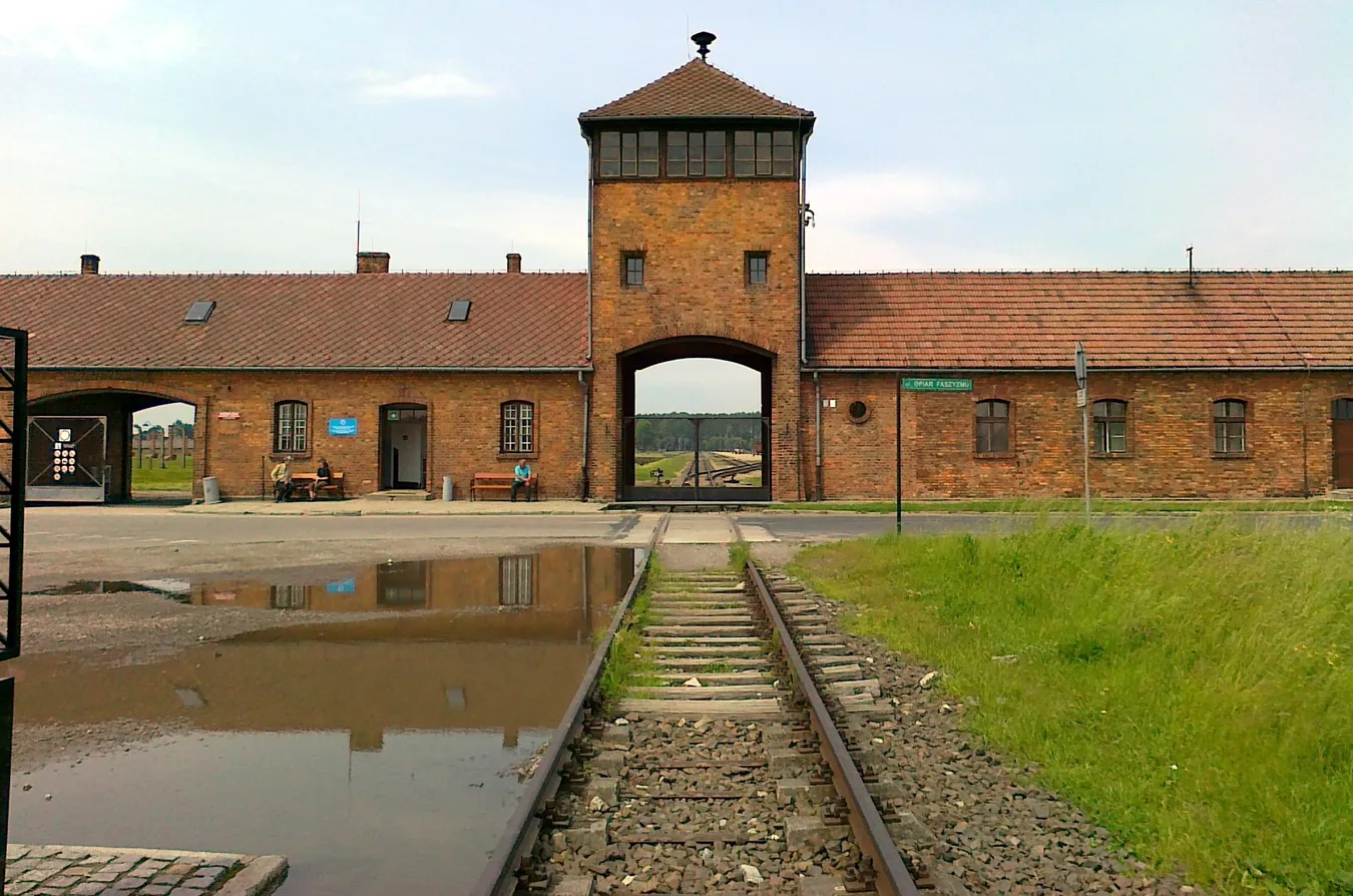 Imagen de Visitar Auschwitz, la fábrica de la muerte