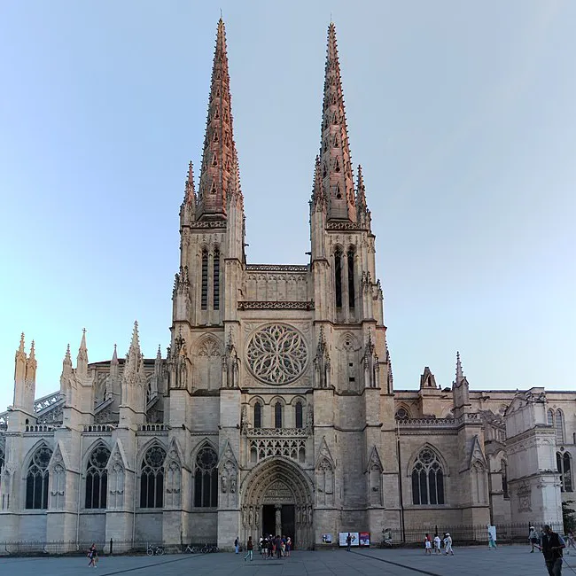 Panorámica de la fachada de la Catedral de Saint-André, Burdeos.