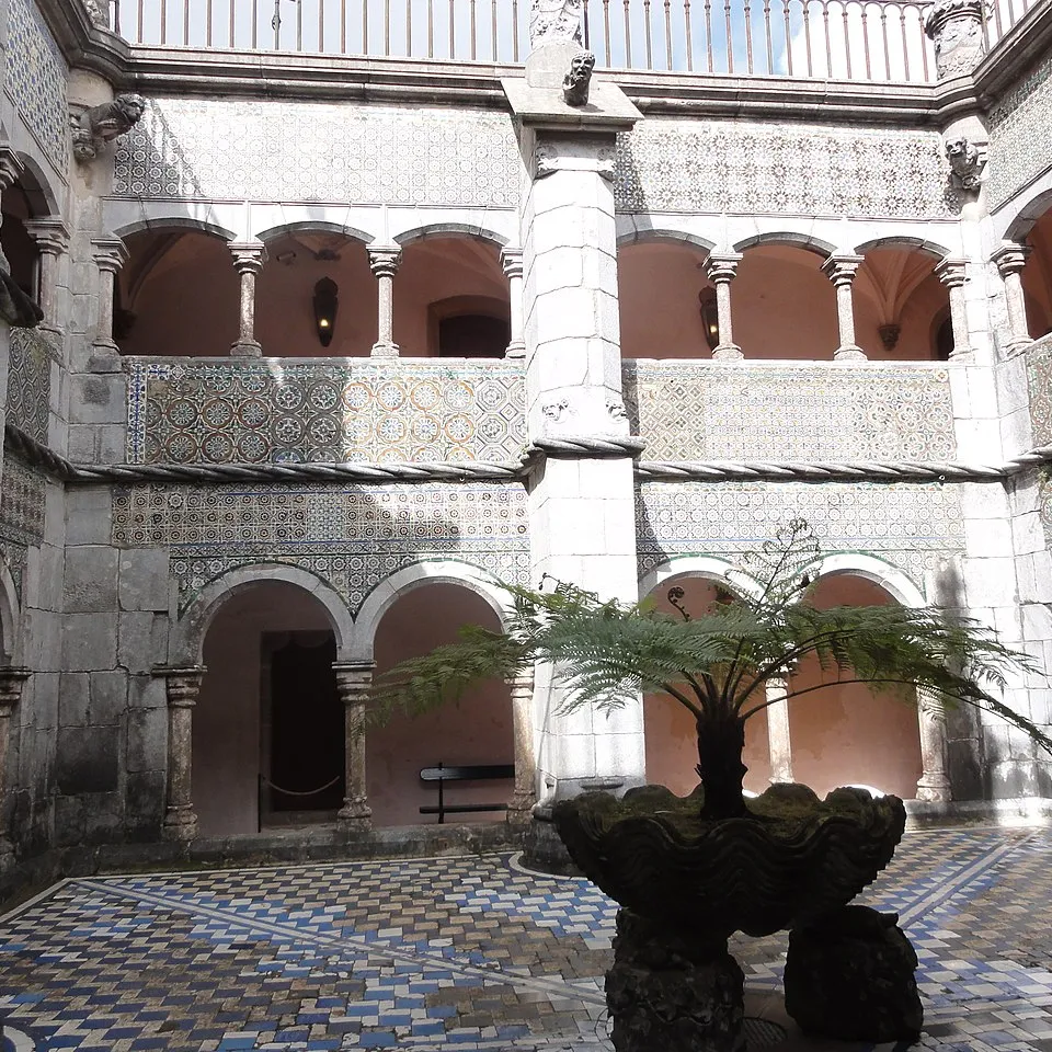 Claustro del Palacio da Pena, Sintra.