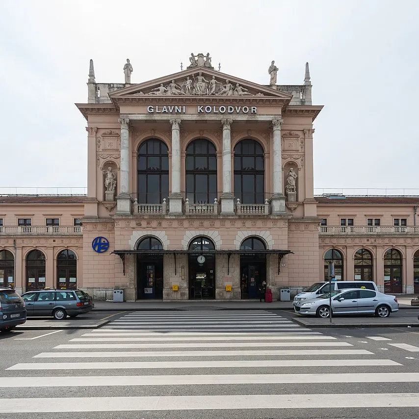 Fachada del edificio de la Estación Central de Zagreb.