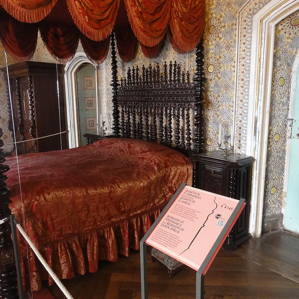 Interior de la habitación del rey Don Fernando, Palacio da Pena.