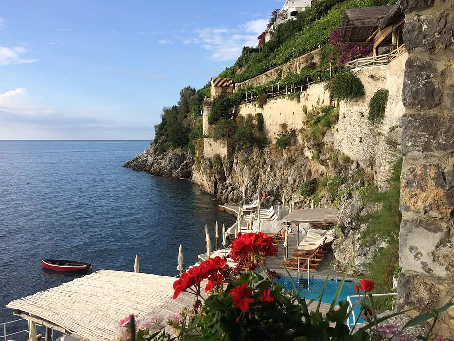 Vistas del mar Tirreno desde uno de los hoteles de Furore